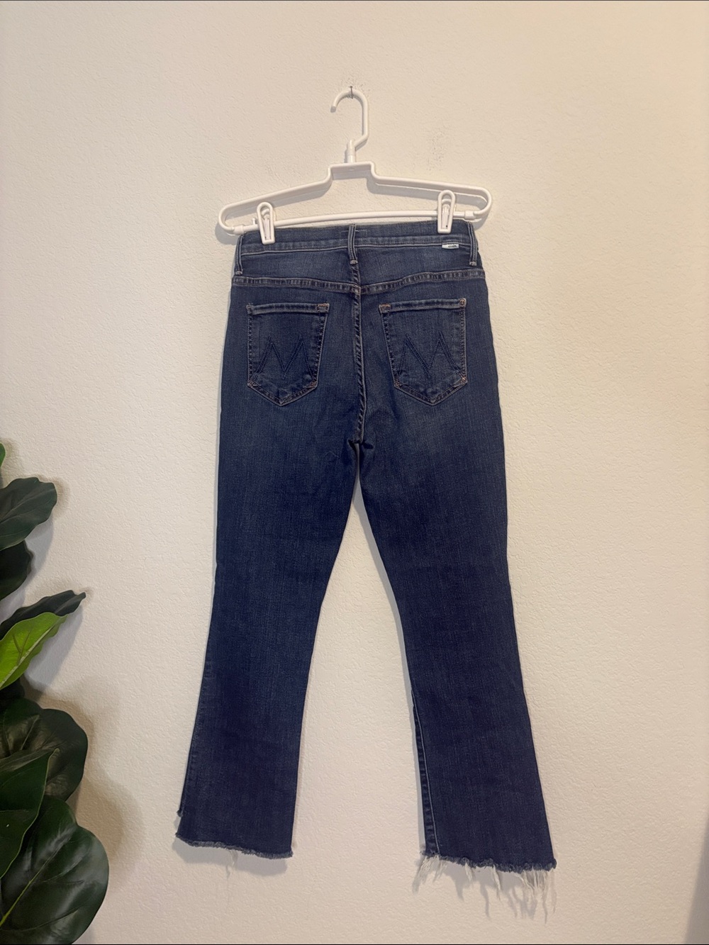 The Insider Crop Step Fray in Girl Crush
MOTHER size 29 - Picture 5 of 10